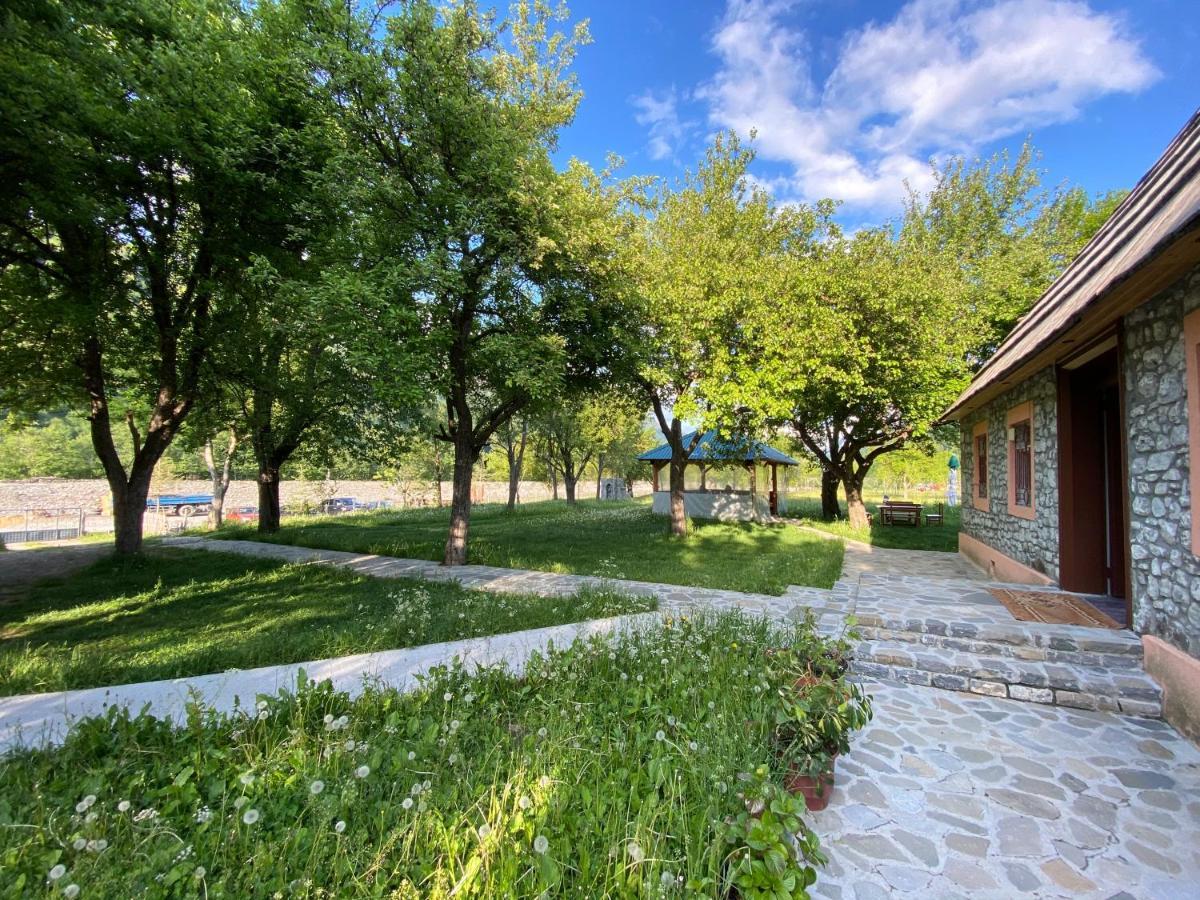 Peraj Guesthouse Vermosh Exterior photo