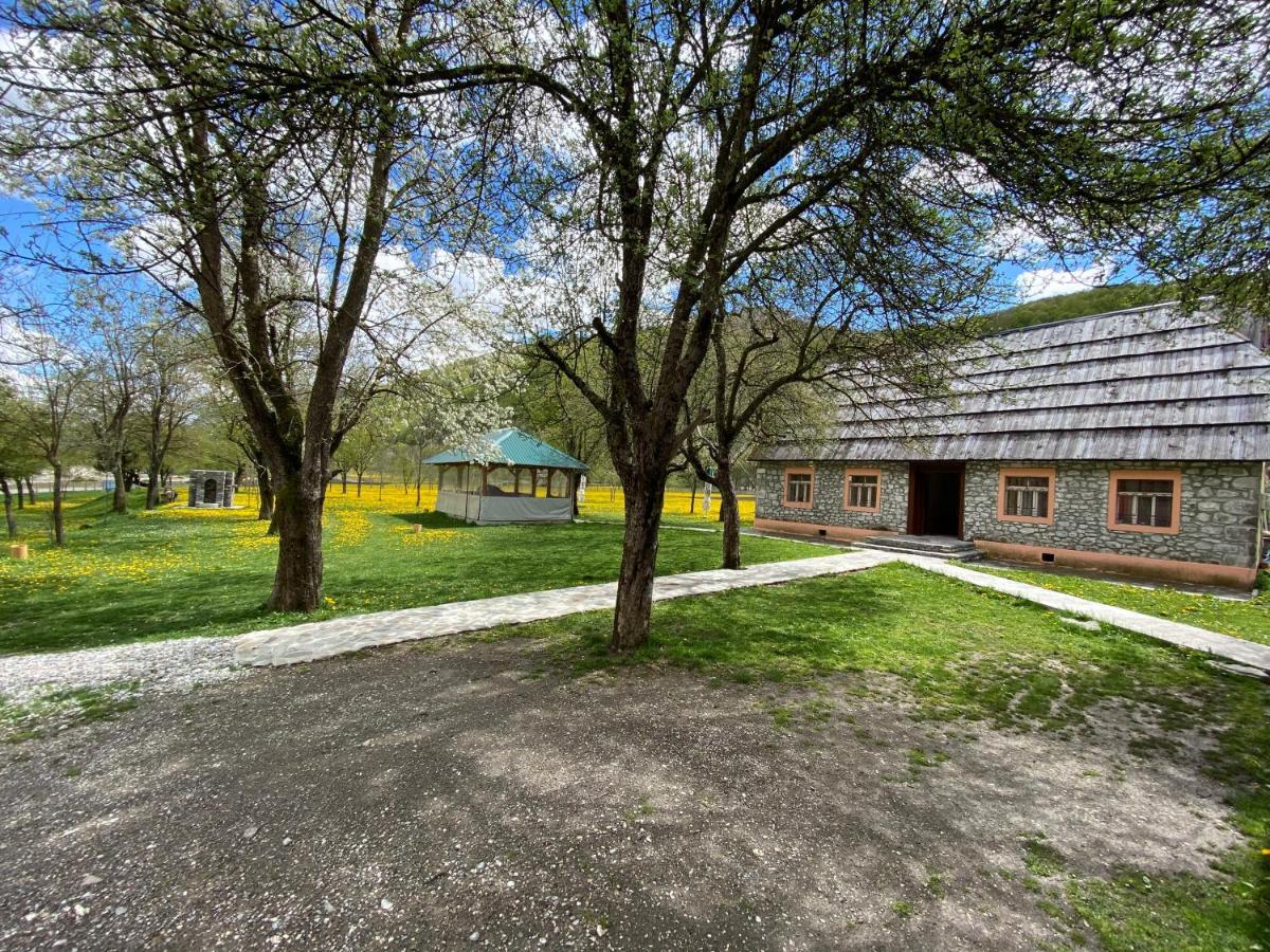 Peraj Guesthouse Vermosh Exterior photo